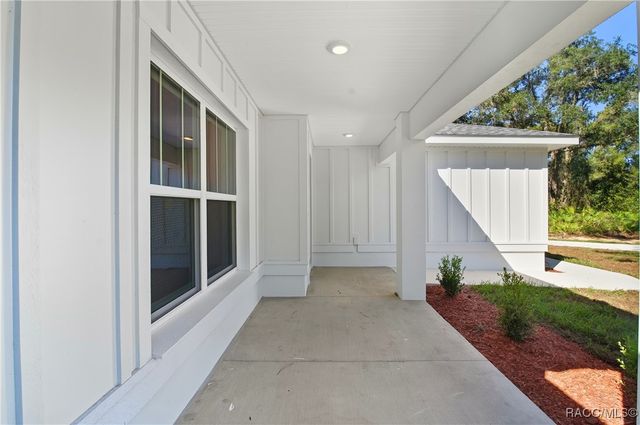 11240 W Dragonhead Drive, Crystal River, FL 34428