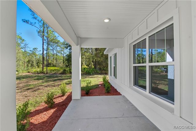 11240 W Dragonhead Drive, Crystal River, FL 34428