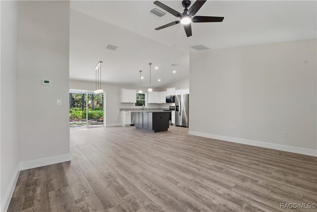 11240 W Dragonhead Drive, Crystal River, FL 34428