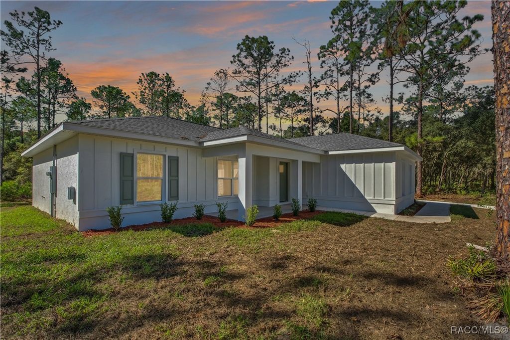 11240 W Dragonhead Drive, Crystal River, FL 34428