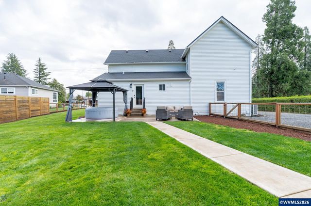 625 S Main St, Mt Angel, OR 97362