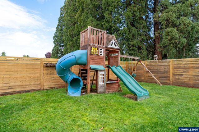 625 S Main St, Mt Angel, OR 97362