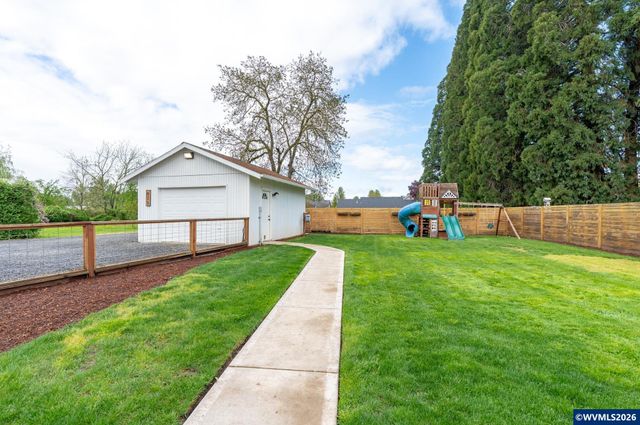 625 S Main St, Mt Angel, OR 97362