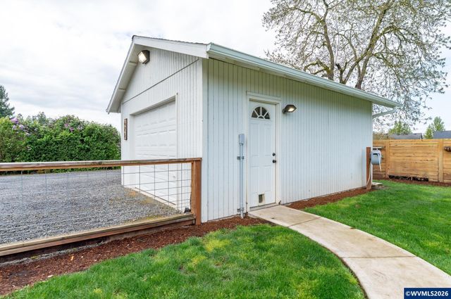 625 S Main St, Mt Angel, OR 97362