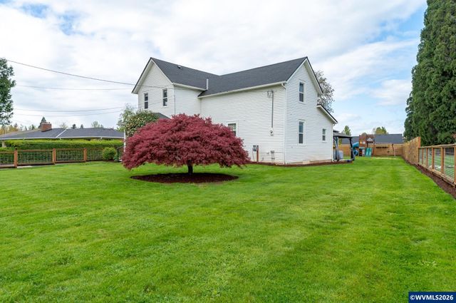 625 S Main St, Mt Angel, OR 97362