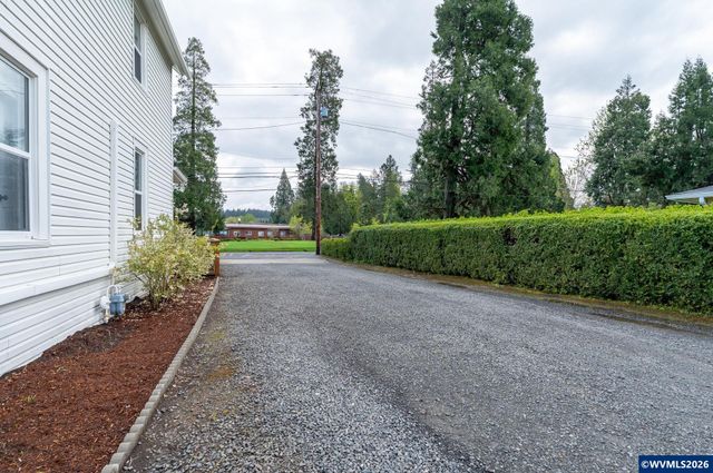 625 S Main St, Mt Angel, OR 97362