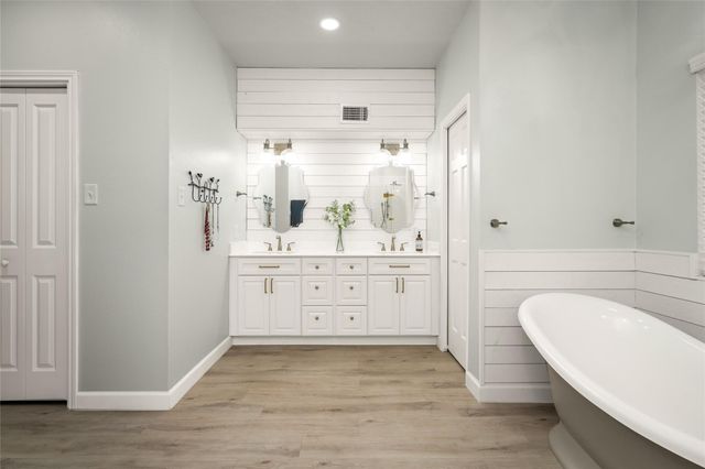 77 S Placid Hill Circle, Spring, TX 77381