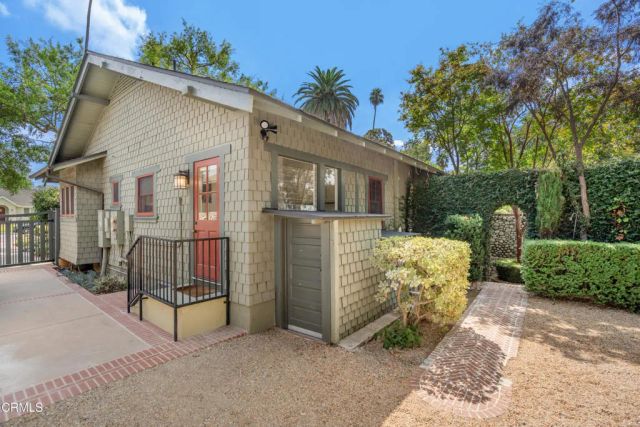 847 S Los Robles Avenue, Pasadena, CA 91106