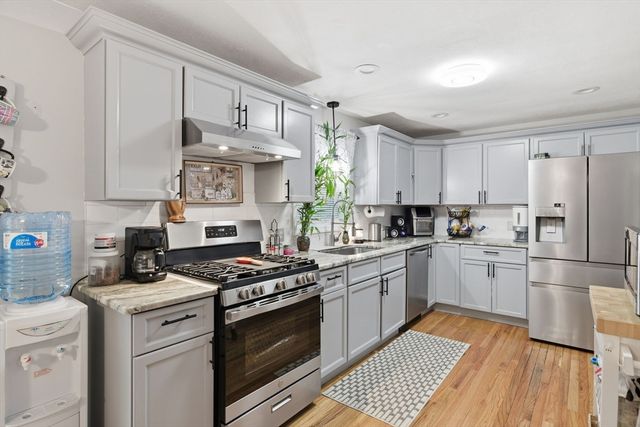 569 Cooley St, Springfield, MA 01128