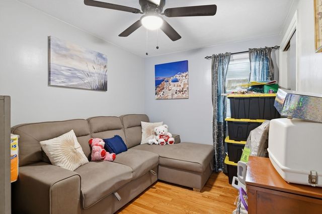 569 Cooley St, Springfield, MA 01128