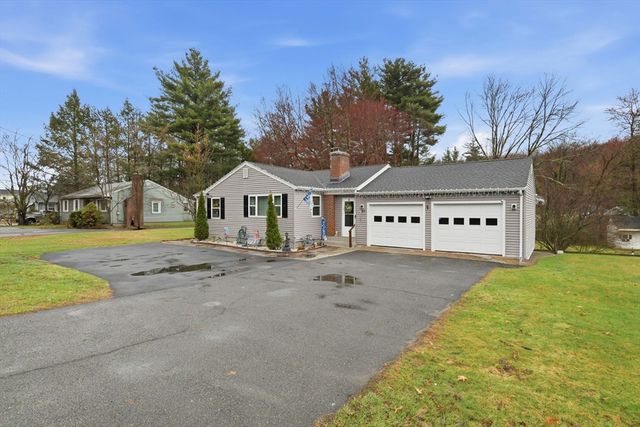 569 Cooley St, Springfield, MA 01128