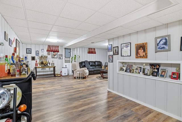 569 Cooley St, Springfield, MA 01128