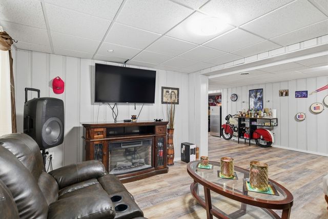 569 Cooley St, Springfield, MA 01128