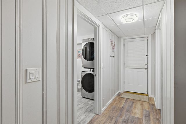569 Cooley St, Springfield, MA 01128