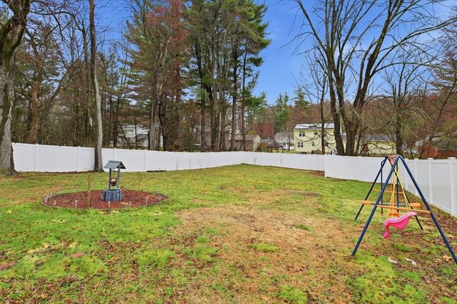 569 Cooley St, Springfield, MA 01128