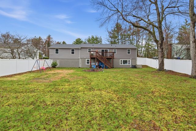 569 Cooley St, Springfield, MA 01128