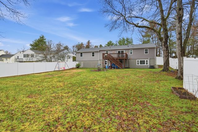 569 Cooley St, Springfield, MA 01128