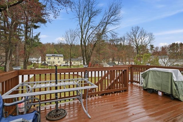 569 Cooley St, Springfield, MA 01128
