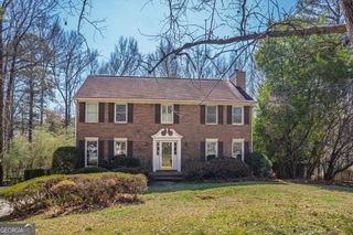 1627 Red Fox Run SW, Lilburn, GA 30047