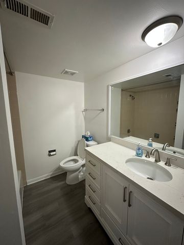 13635 Lamon Avenue A17, Crestwood, IL 60418