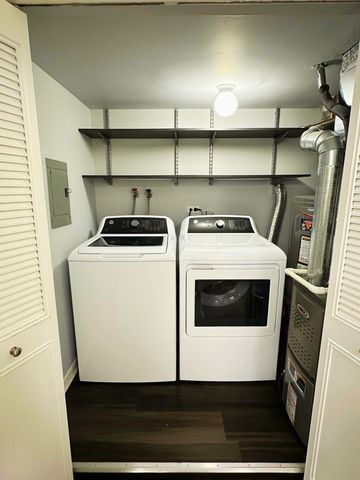 13635 Lamon Avenue A17, Crestwood, IL 60418