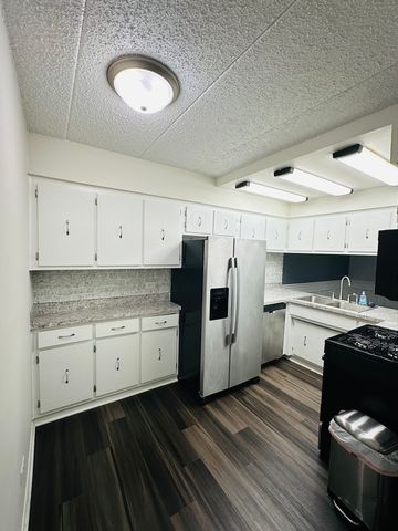 13635 Lamon Avenue A17, Crestwood, IL 60418