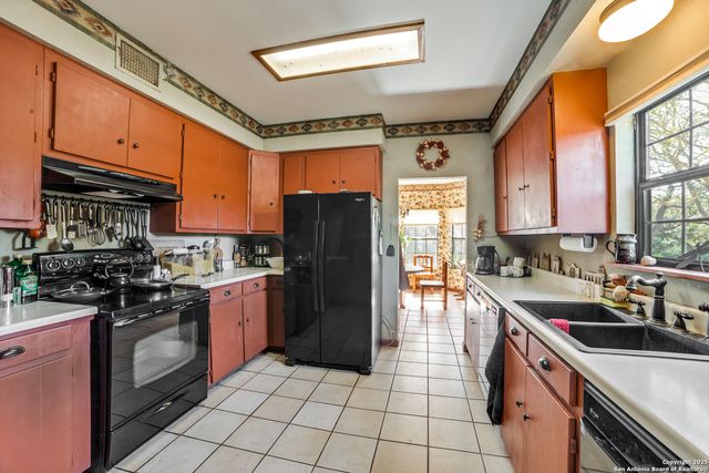 1259 Forest Trail Drive, Bandera, TX 78003