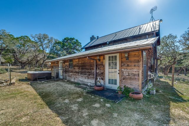 1259 Forest Trail Drive, Bandera, TX 78003