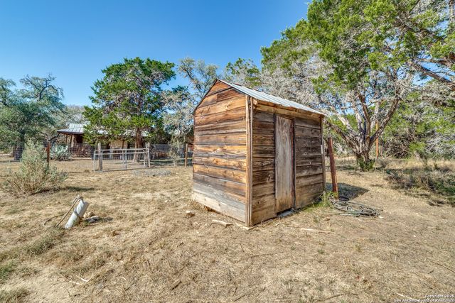 1259 Forest Trail Drive, Bandera, TX 78003