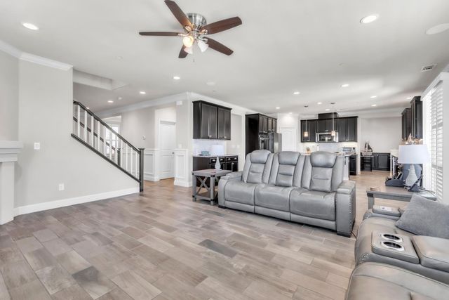 6368 Garland Way, Roseville, CA 95747