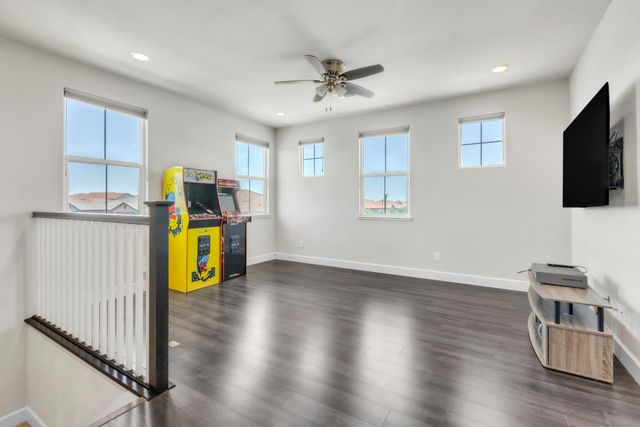 6368 Garland Way, Roseville, CA 95747