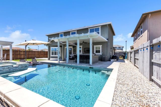 6368 Garland Way, Roseville, CA 95747