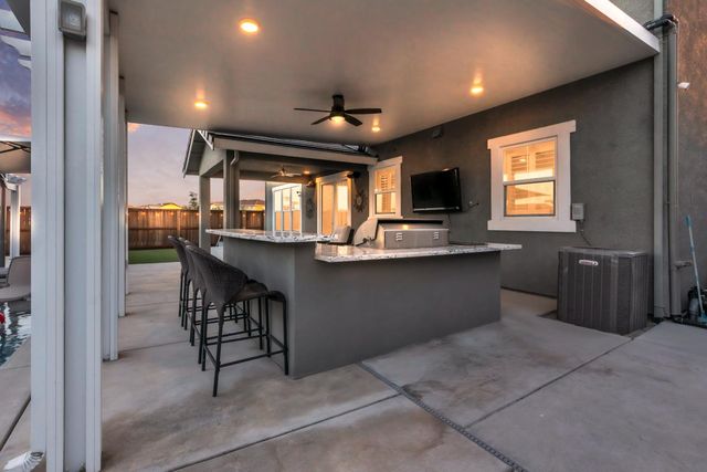6368 Garland Way, Roseville, CA 95747