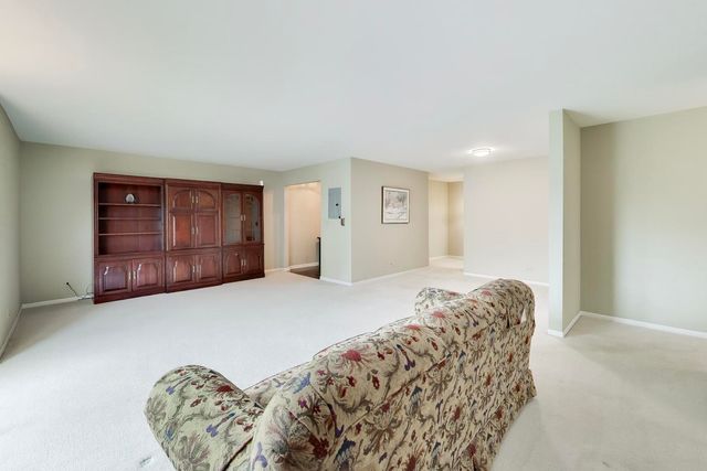 400 Ascot Drive 1M, Park Ridge, IL 60068