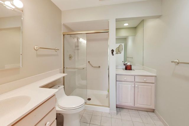 400 Ascot Drive 1M, Park Ridge, IL 60068