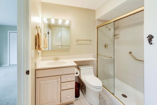 400 Ascot Drive 1M, Park Ridge, IL 60068