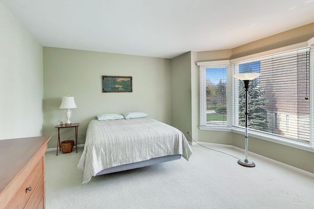 400 Ascot Drive 1M, Park Ridge, IL 60068