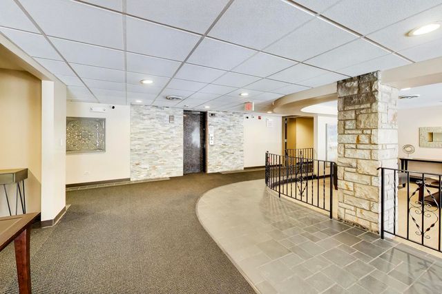 400 Ascot Drive 1M, Park Ridge, IL 60068