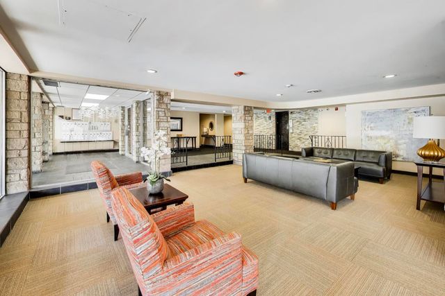 400 Ascot Drive 1M, Park Ridge, IL 60068