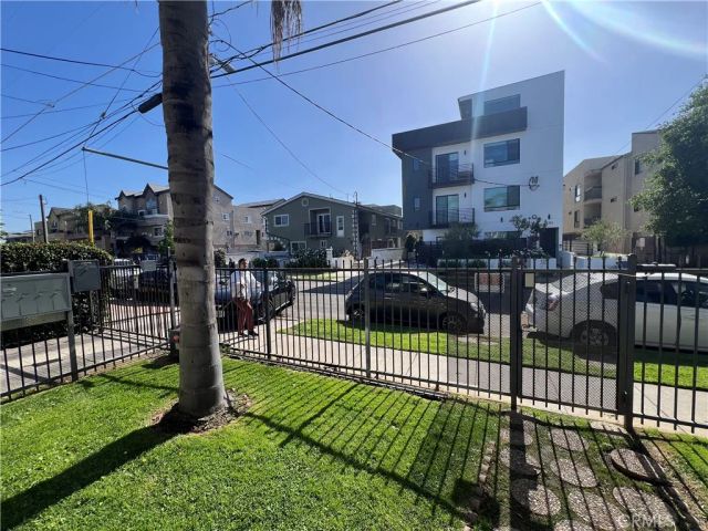 5255 Denny Ave, North Hollywood, CA 91601