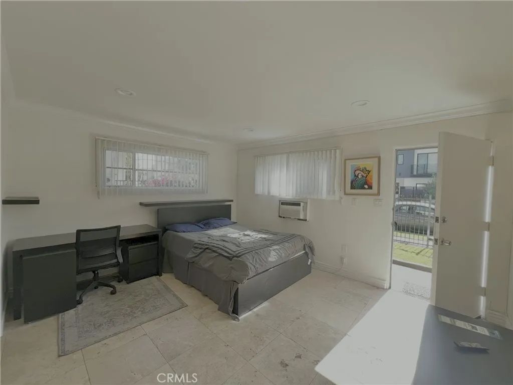 5255 Denny Ave, North Hollywood, CA 91601