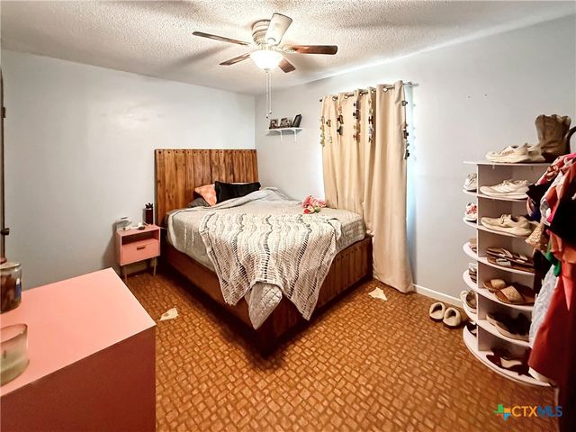 821 S Mill Street, Flatonia, TX 78941