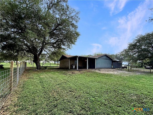 821 S Mill Street, Flatonia, TX 78941