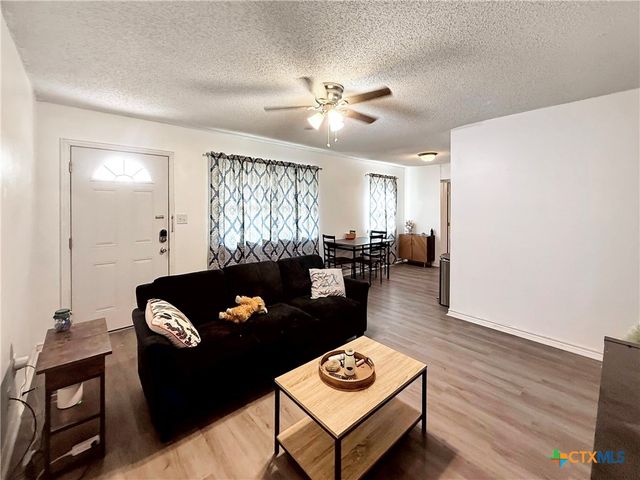 821 S Mill Street, Flatonia, TX 78941