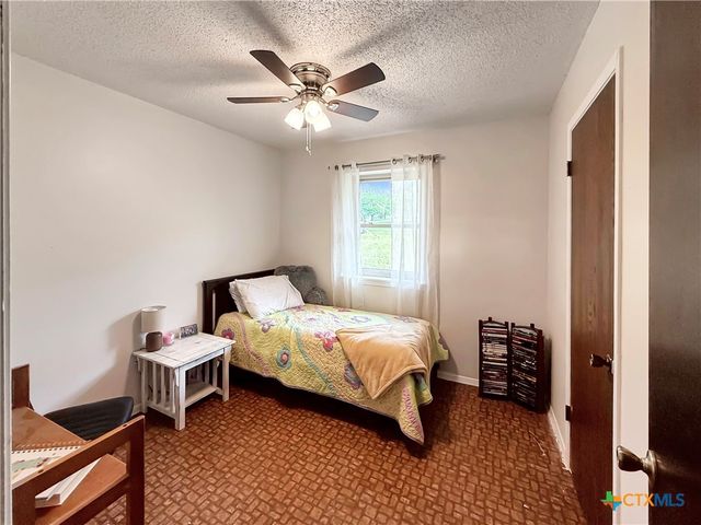 821 S Mill Street, Flatonia, TX 78941