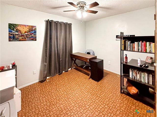 821 S Mill Street, Flatonia, TX 78941