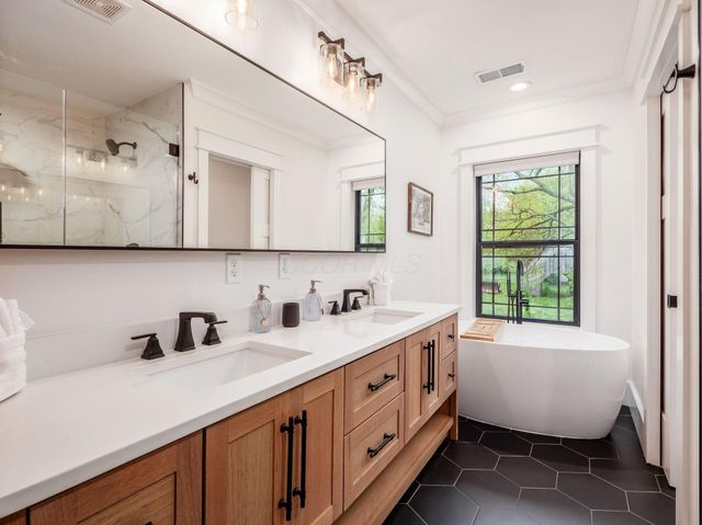 4916 Olentangy River Road, Delaware, OH 43015