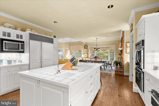 949 BELLVIEW RD, Mclean, VA 22102