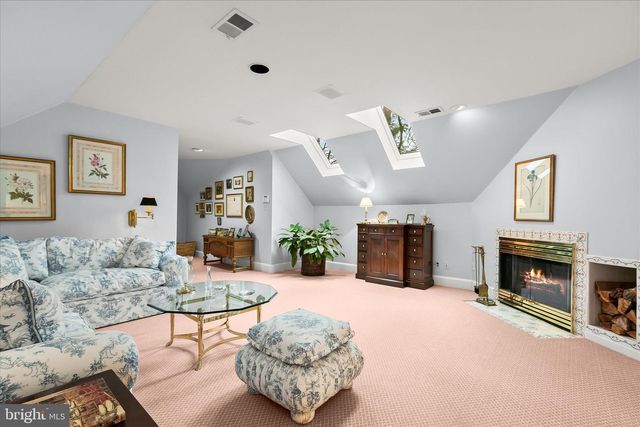 949 BELLVIEW RD, Mclean, VA 22102