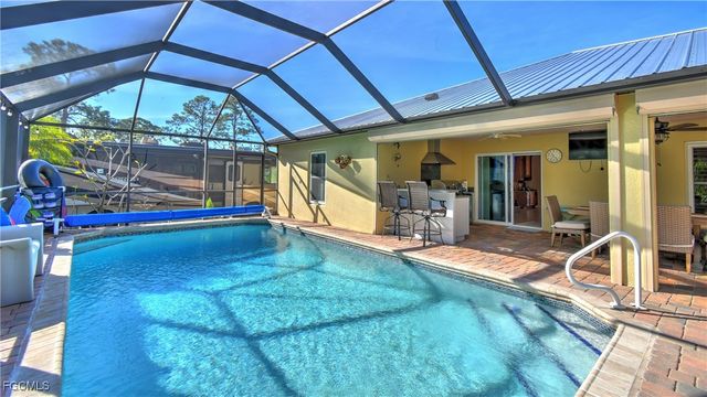 1004 Palmetto AVE, Lehigh Acres, FL 33972